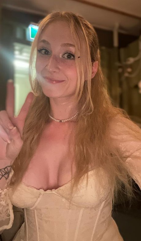 Janet Devlin