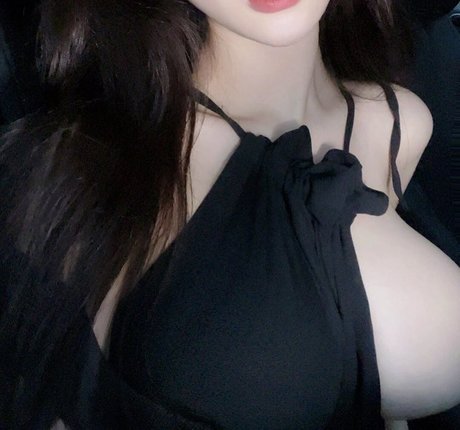 Nacktes geleaktes OnlyFans-Foto von Asuna