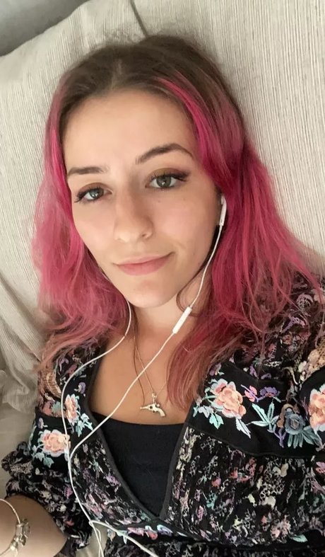 Nacktes geleaktes OnlyFans-Foto von Miss Manganese Asmr