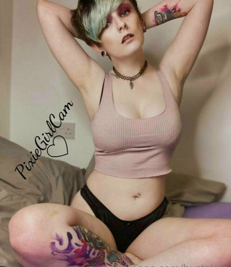 Nacktes geleaktes OnlyFans-Foto von Bustylola