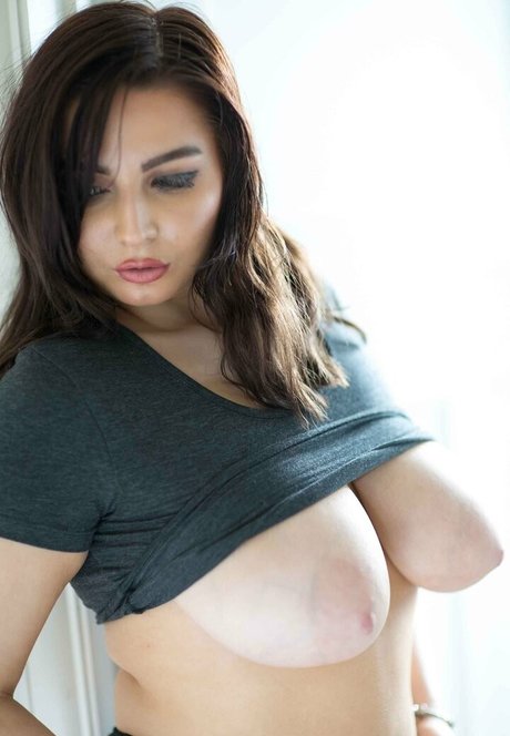 Nacktes geleaktes OnlyFans-Foto von Uktittygoddess