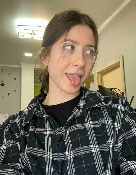 Nacktes geleaktes OnlyFans-Foto von Miareeed