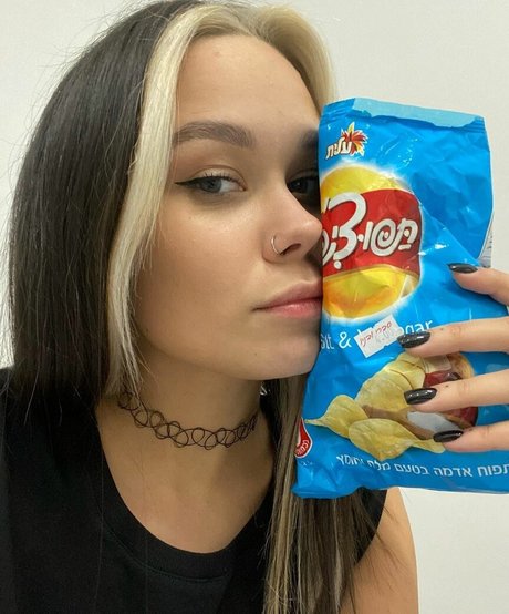 Nacktes geleaktes OnlyFans-Foto von Ami Young