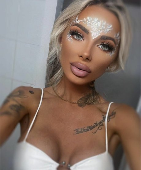 Nacktes geleaktes OnlyFans-Foto von Deeadivina