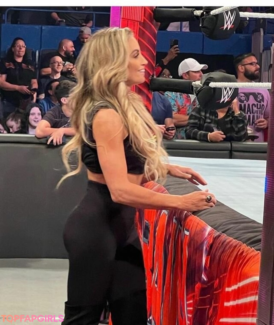 Nacktes geleaktes OnlyFans-Foto von Trish Stratus #1063