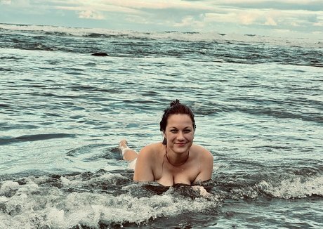 Nacktes geleaktes OnlyFans-Foto von Boobstruggle