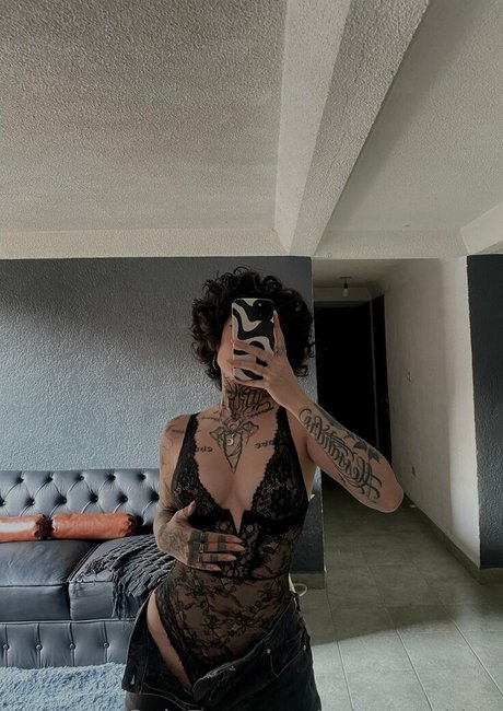 Nacktes geleaktes OnlyFans-Foto von Alexasabina