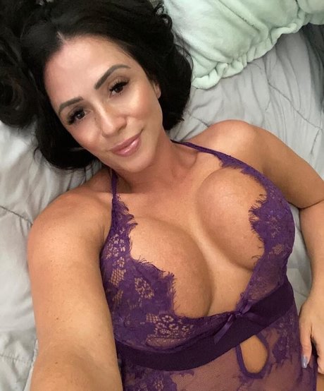 Nacktes geleaktes OnlyFans-Foto von Ariella Ferrera