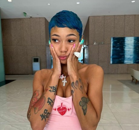 Nacktes geleaktes OnlyFans-Foto von Coi Leray