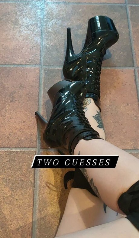 Nacktes geleaktes OnlyFans-Foto von Missdellavigne