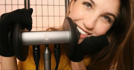 FrivolousFox ASMR