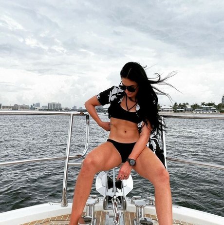 Sonya Deville