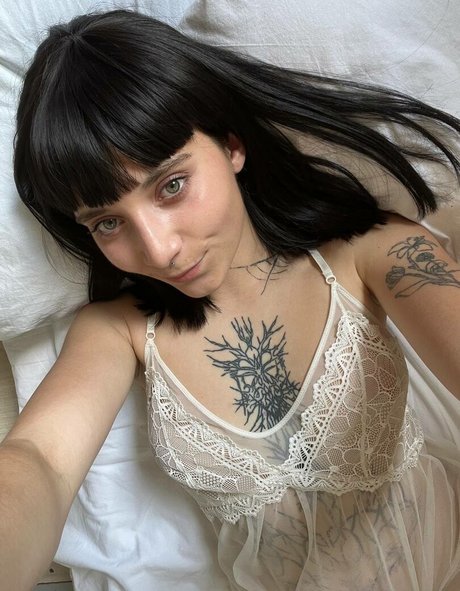 Nacktes geleaktes OnlyFans-Foto von Alazeya