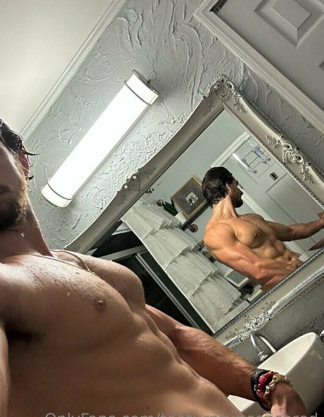 Nacktes geleaktes OnlyFans-Foto von Tooturntuncensored