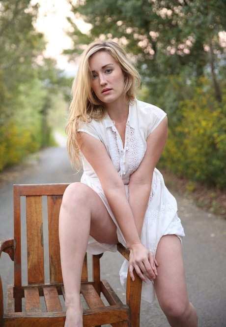 Nacktes geleaktes OnlyFans-Foto von Ashley Johnson