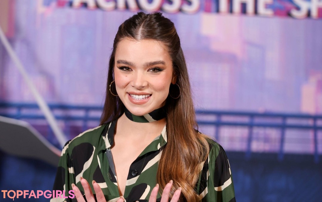 Nacktes geleaktes OnlyFans-Foto von Hailee Steinfeld #1028