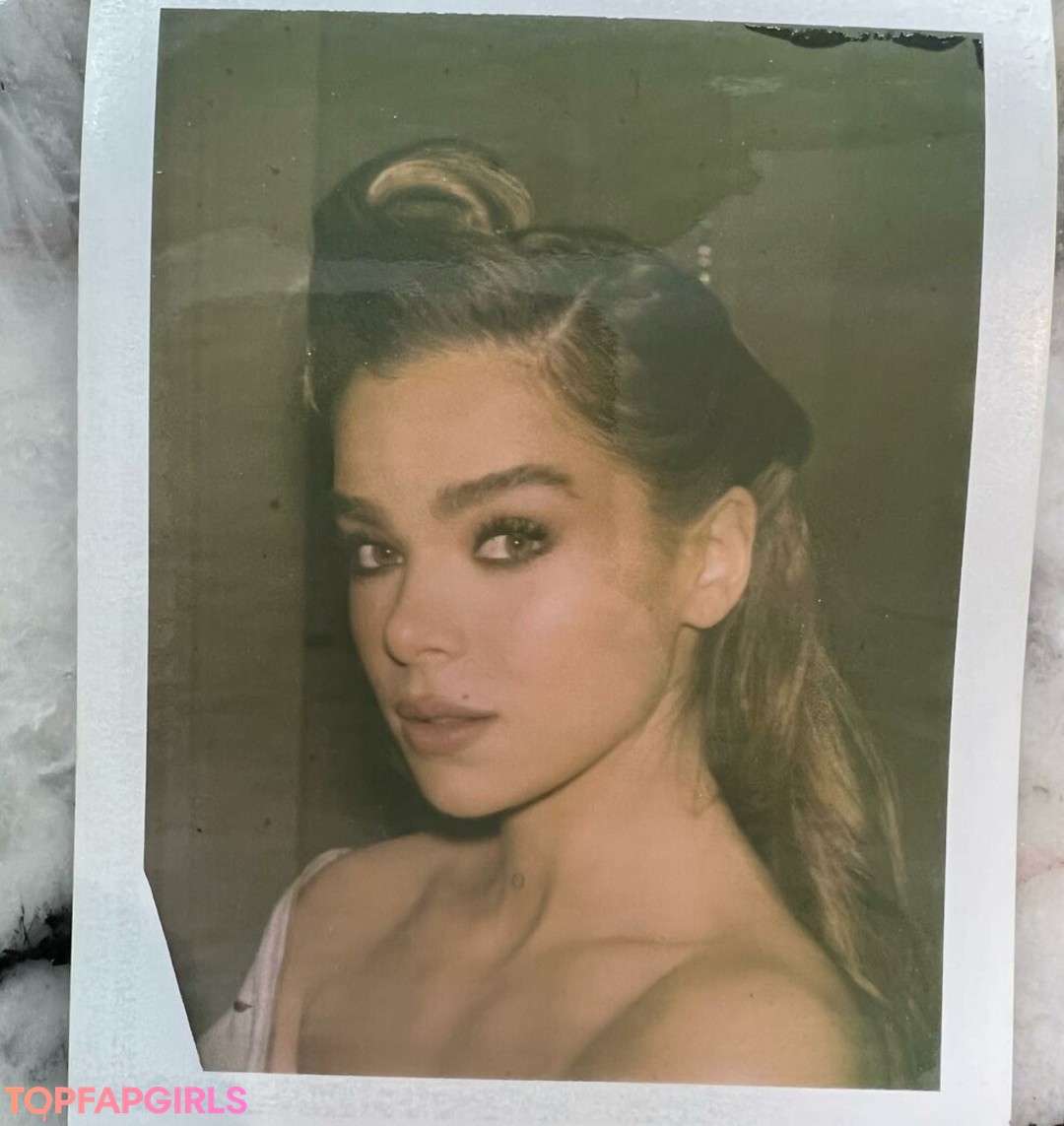 Nacktes geleaktes OnlyFans-Foto von Hailee Steinfeld #1153
