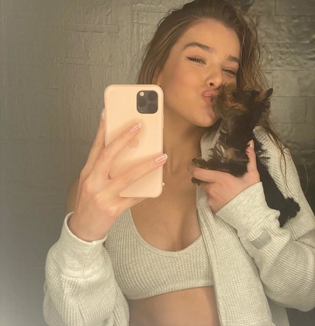 Nacktes geleaktes OnlyFans-Foto von Hailee Steinfeld