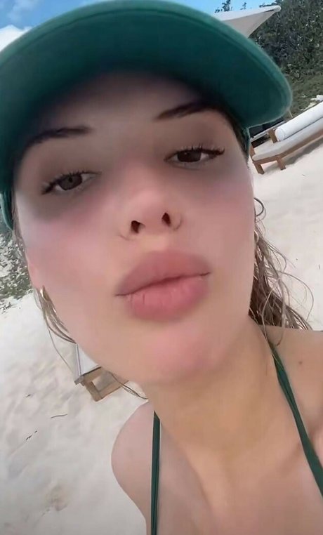 Nacktes geleaktes OnlyFans-Foto von Alissa Violet