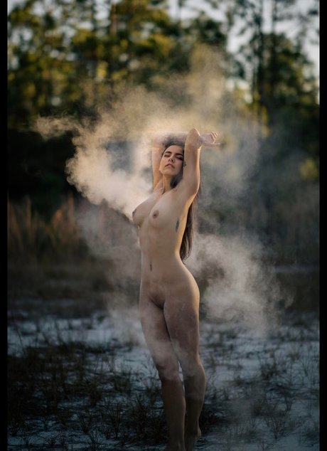 Nacktes geleaktes OnlyFans-Foto von Luna Bloom