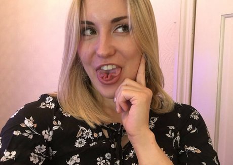 Nacktes geleaktes OnlyFans-Foto von Asmr Shortbread