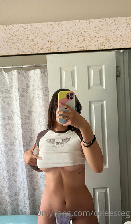 Nacktes geleaktes OnlyFans-Foto von Celeesteg