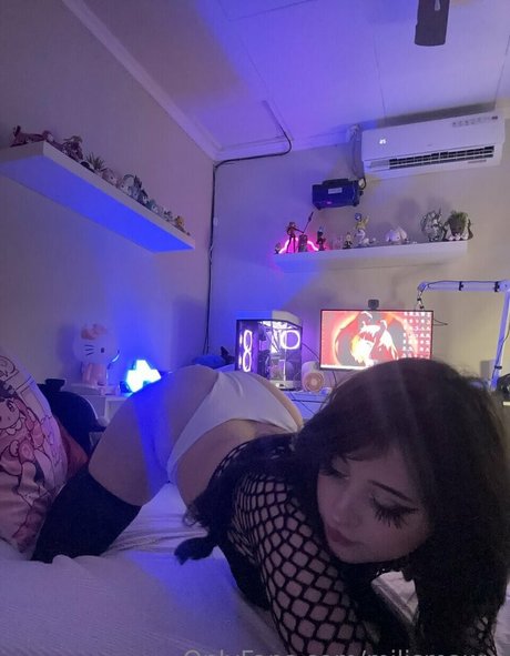 Nacktes geleaktes OnlyFans-Foto von Milismaw Uu