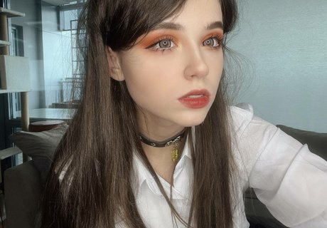 Nacktes geleaktes OnlyFans-Foto von Yuuechka