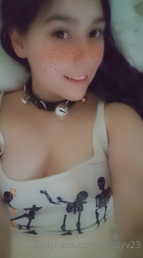 Nacktes geleaktes OnlyFans-Foto von Andlyfree