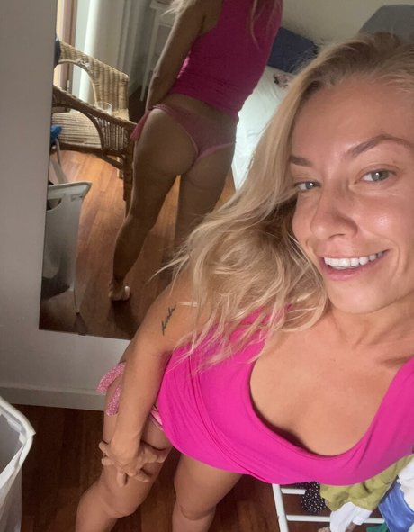 Nacktes geleaktes OnlyFans-Foto von Amy Love