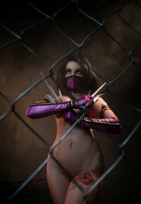 Mortal Kombat Erotic Cosplay