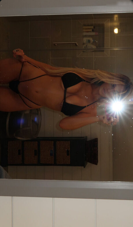 Madeline Hope / hadelinemope