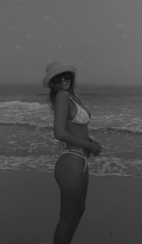 Madeline Hope / hadelinemope