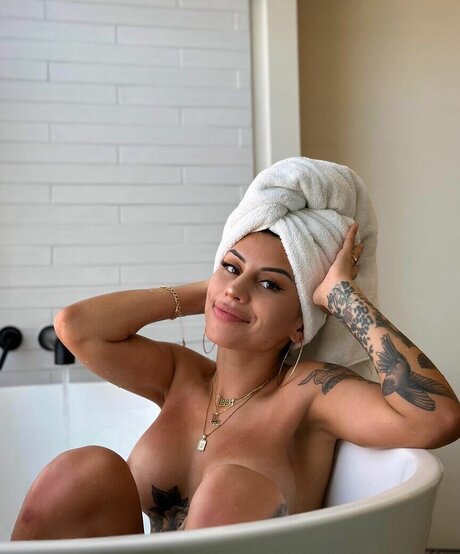 Nacktes geleaktes OnlyFans-Foto von Breezy Foxx