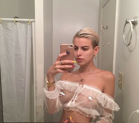Nacktes geleaktes OnlyFans-Foto von Hayden Graye