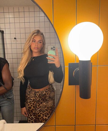 Nacktes geleaktes OnlyFans-Foto von Sophie Schnur