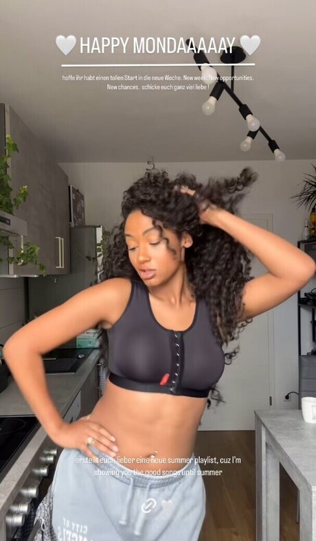 Nacktes geleaktes OnlyFans-Foto von Shaggy Baggy