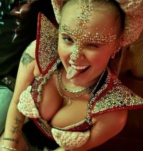 Celebrity Guilty Pleasures & Underrated Women