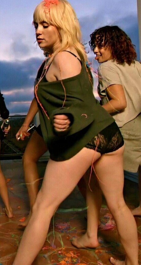 Celebrity Guilty Pleasures & Underrated Women