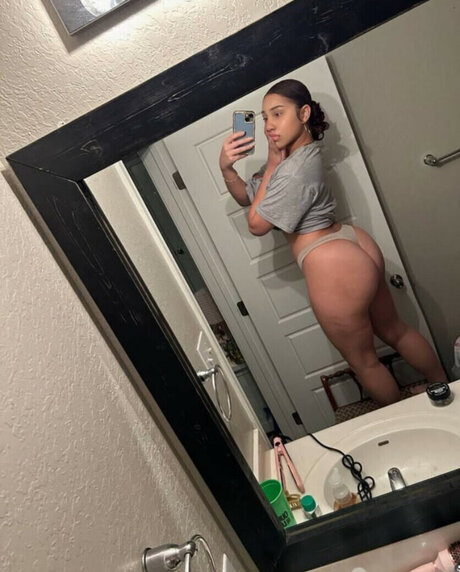 Nacktes geleaktes OnlyFans-Foto von Hazelsent