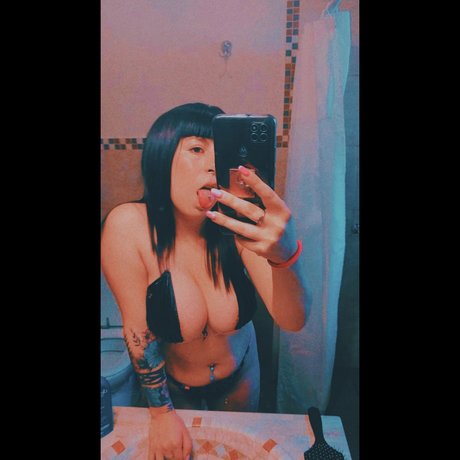 Nacktes geleaktes OnlyFans-Foto von Lalii Amor Online