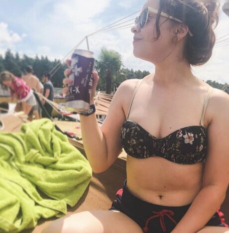 Nacktes geleaktes OnlyFans-Foto von Lena Vanille