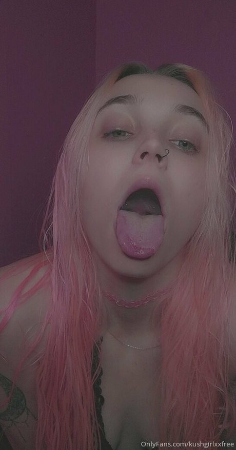 Nacktes geleaktes OnlyFans-Foto von Kushgirlxxfree