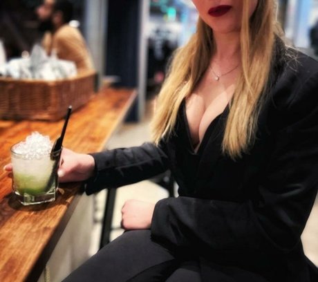 Nacktes geleaktes OnlyFans-Foto von Sanjolina