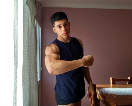 Nacktes geleaktes OnlyFans-Foto von Maxkingfree