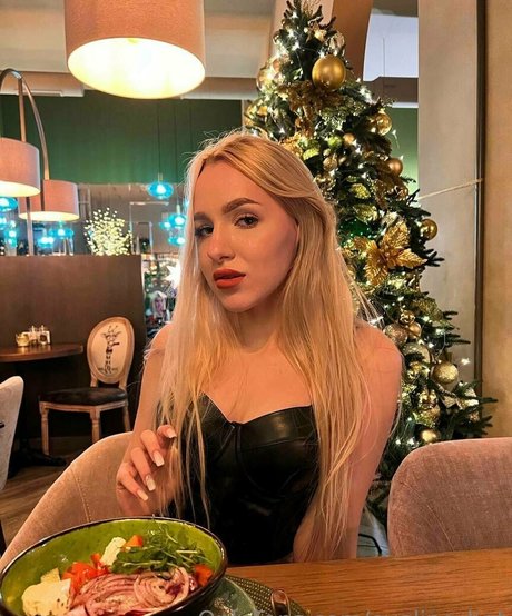Nacktes geleaktes OnlyFans-Foto von Evelinehot