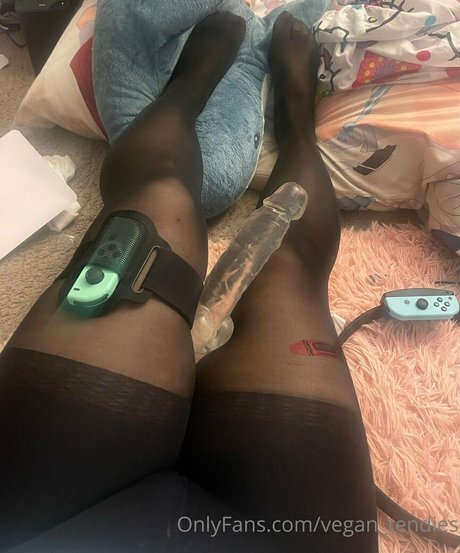 Nacktes geleaktes OnlyFans-Foto von Vegantendies