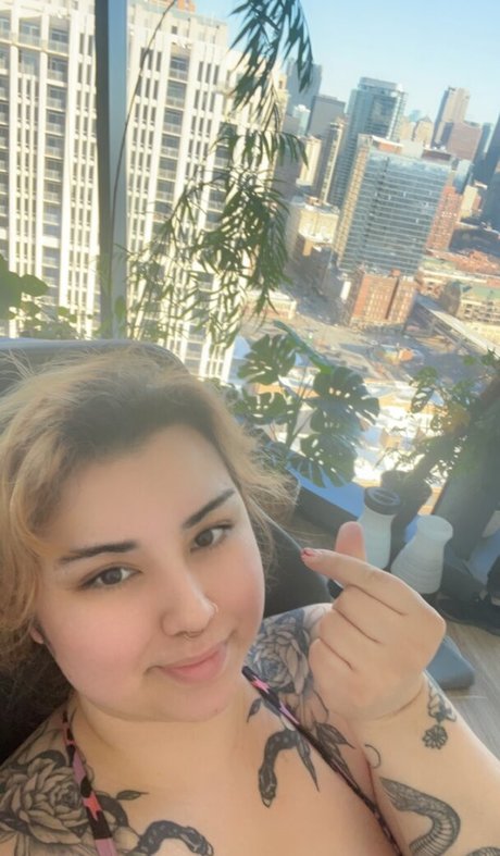 Nacktes geleaktes OnlyFans-Foto von Suki Jade