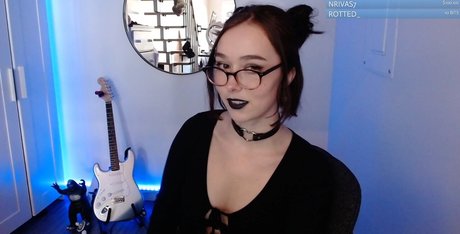 Nacktes geleaktes OnlyFans-Foto von Holls8