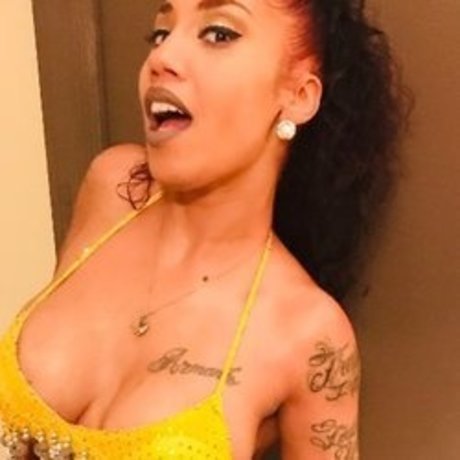 Nacktes geleaktes OnlyFans-Foto von Lexxxlola